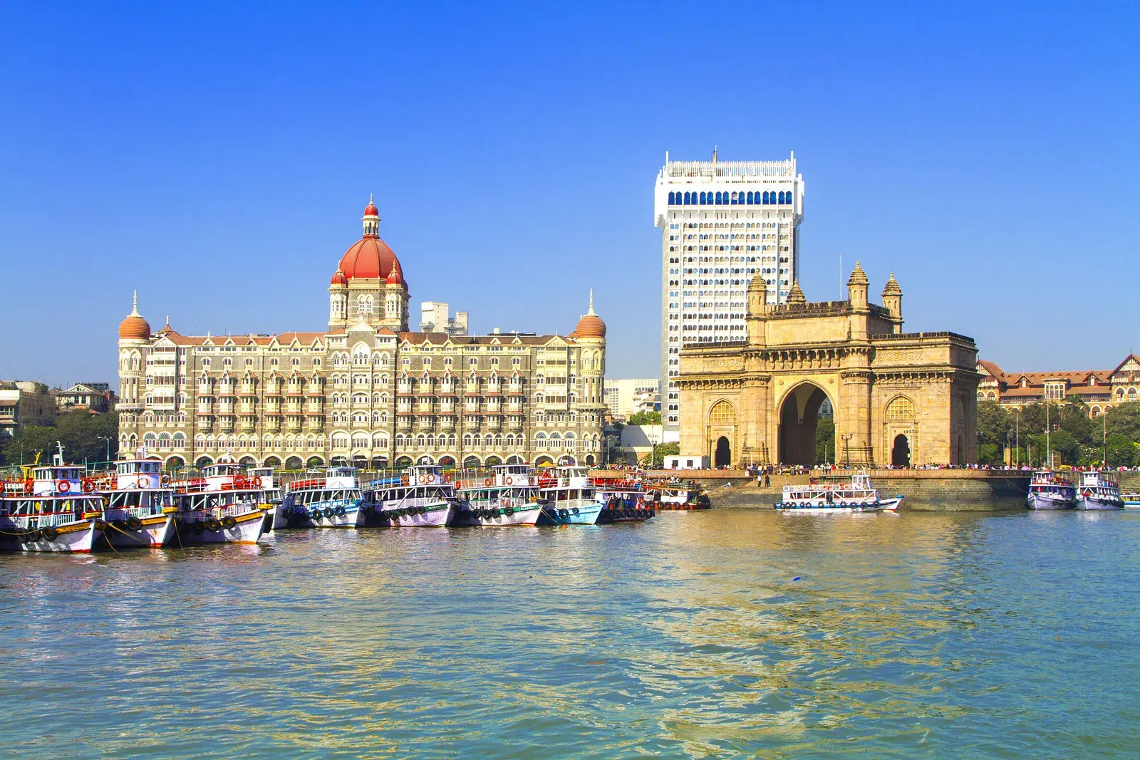 Gateway-monument-India-entrance-Mumbai-Harbour-coast Gateway-monument-India-entrance-Mumbai-Harbour-coast